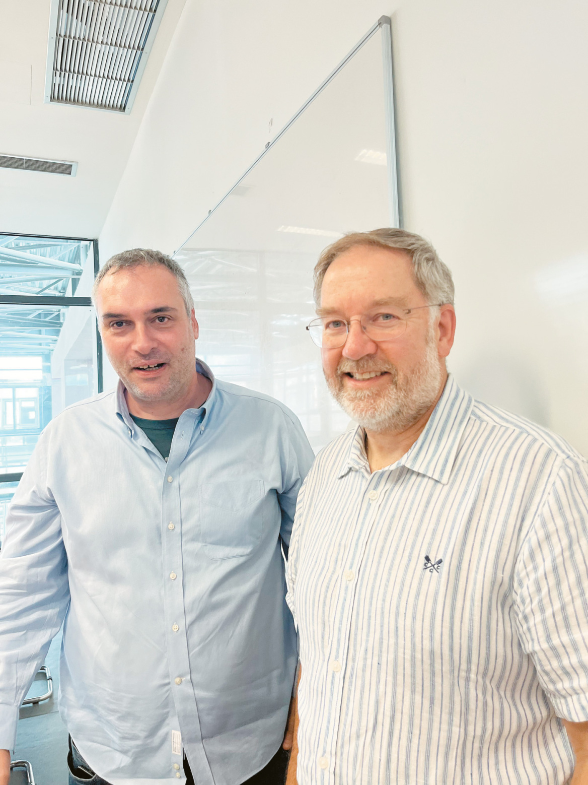 Ο Sir Robin William Grimes στον Δανίκα: Δεν θα με εξέπληττε αν αποδειχθεί ότι η Ρωσία εξαγοράζει Έλληνες ακροδεξιούς