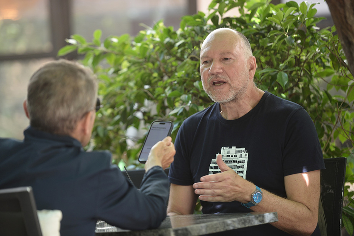 Στάθης Καλύβας στον Δανίκα: Επιμένω ότι ο Κασσελάκης θα αυτοαναφλεγεί, αν όχι, θα καταστραφούμε