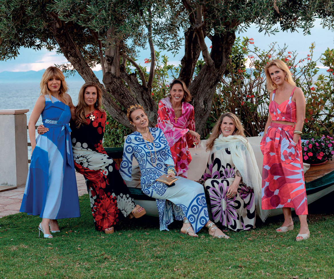 Θέμις Ζουγανέλη: Το κάλεσμα με τους 34 VIPs στο Καβούρι