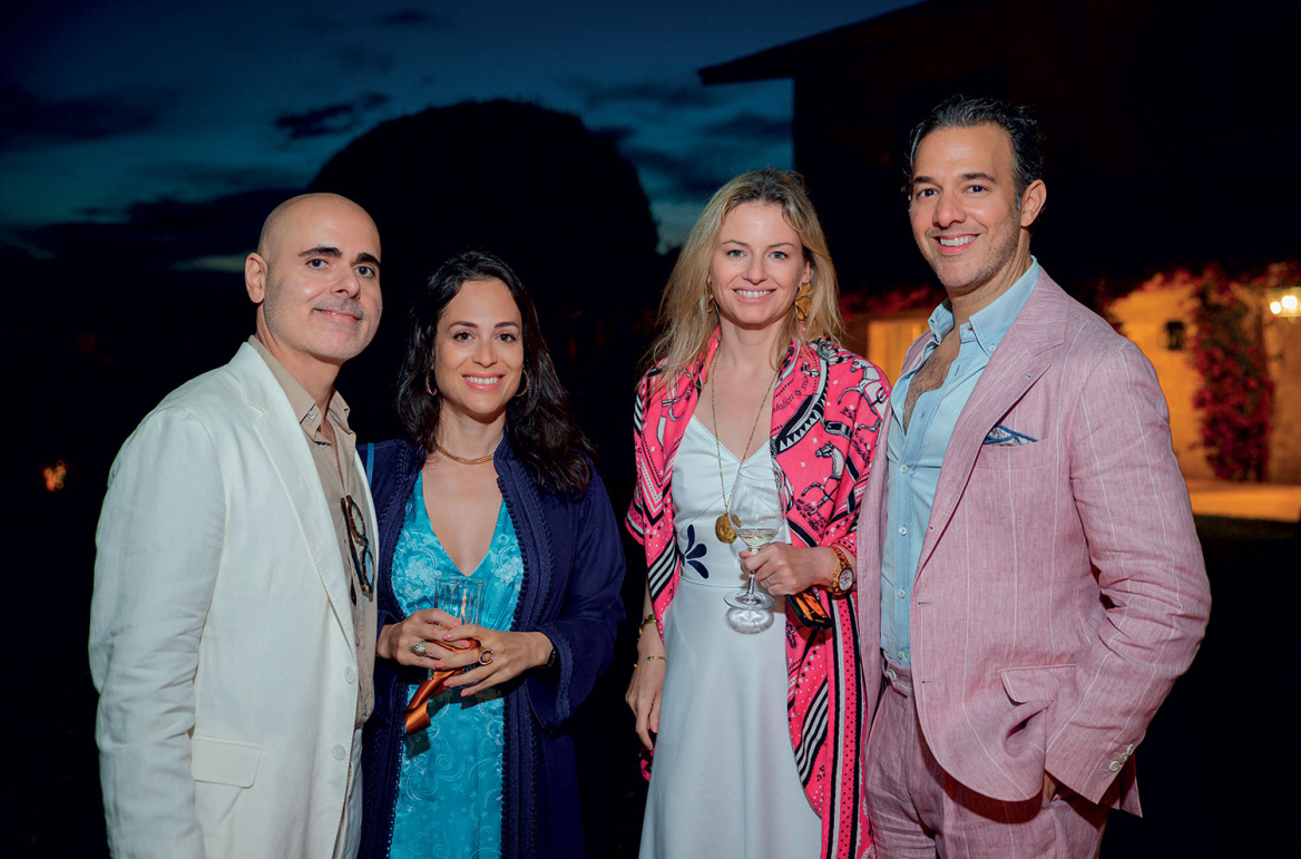 Θέμις Ζουγανέλη: Το κάλεσμα με τους 34 VIPs στο Καβούρι