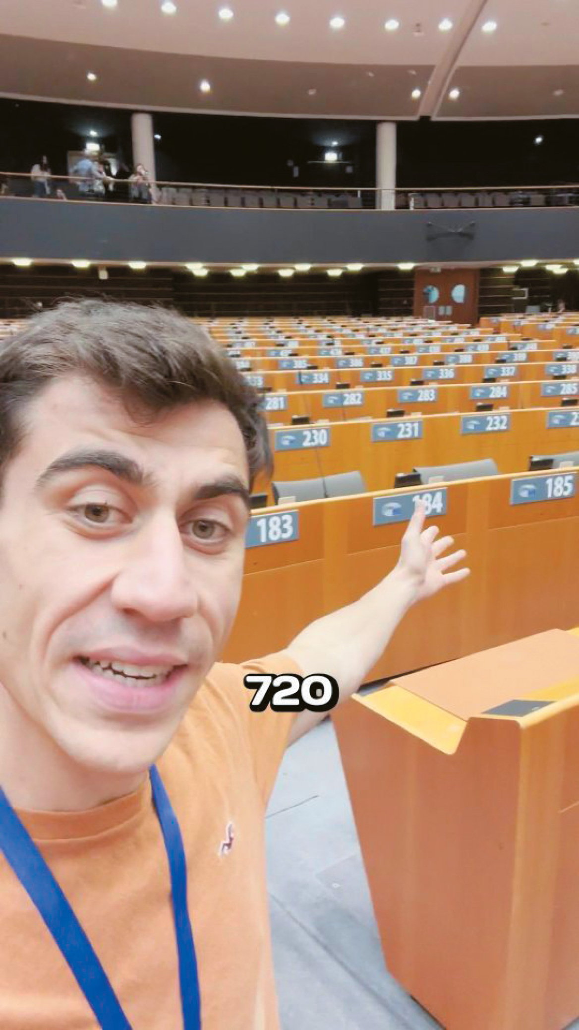 Οι... άθλοι του ευρωβουλευτή  Φειδία στην πλατεία Συντάγματος και τα 50ευρα της ντροπής