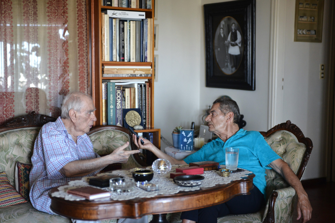 Χρήστος Γιανναράς στον Δανίκα: «Η Τεχνητή Νοημοσύνη είναι το τέλος της ανθρωπότητας»