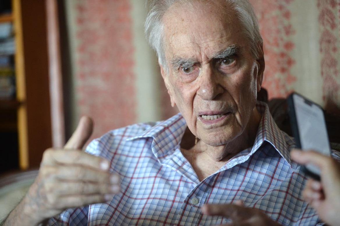 Χρήστος Γιανναράς στον Δανίκα: «Η Τεχνητή Νοημοσύνη είναι το τέλος της ανθρωπότητας»