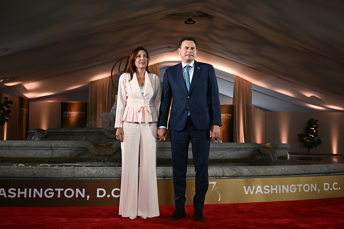 Σύνοδος ΝΑΤΟ: Οι Πρώτες Κυρίες και οι Πρώτοι Κύριοι που συνοδεύουν τους ηγέτες - Δείτε φωτογραφίες