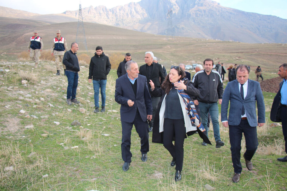 Ζεϊνέπ Μποζ στον Δανίκα: «Πήρα προσωπικά την επιστροφή των Γλυπτών του Παρθενώνα»