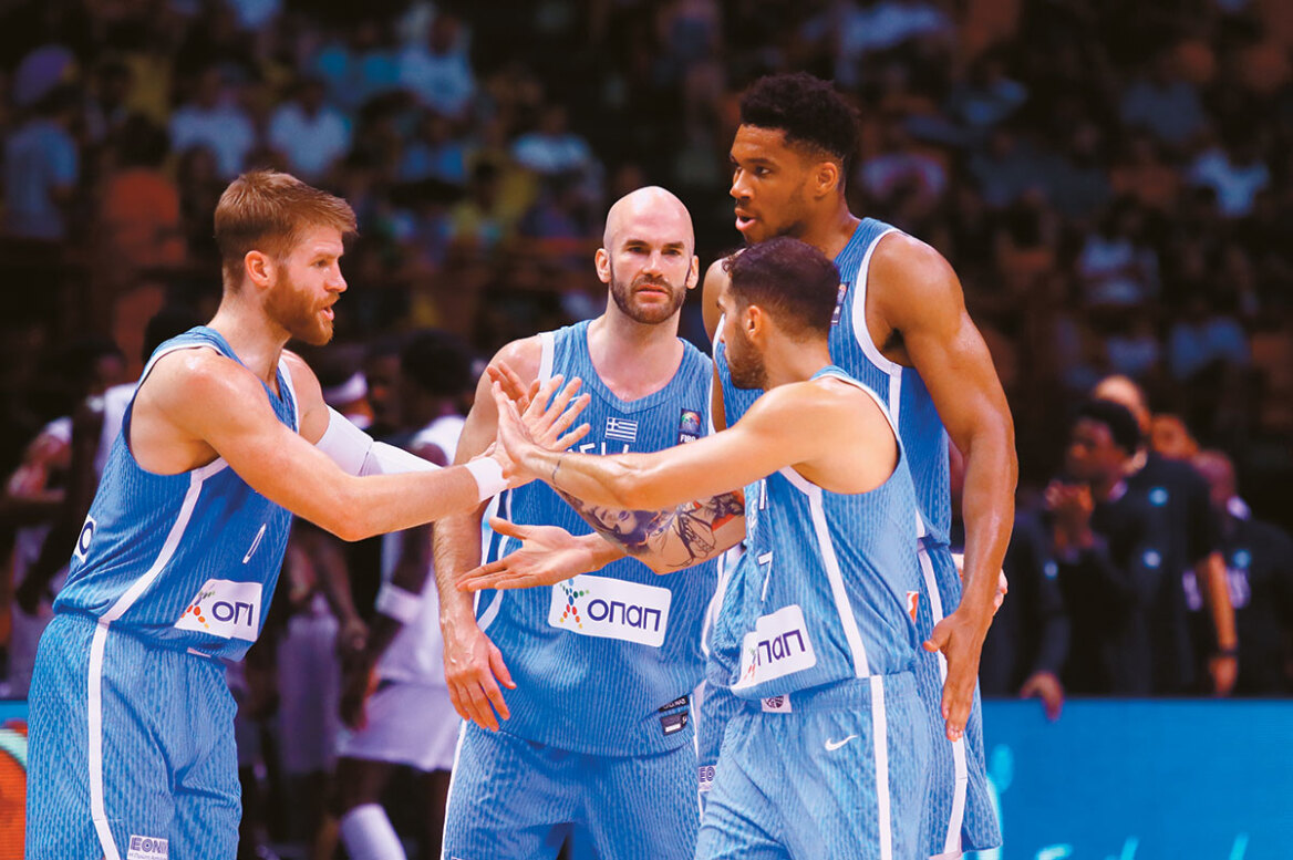 Εθνική μπάσκετ: Με... πιστολέρο Τολιόπουλο στο Παρίσι - Η προσωπική διαδρομή του παίκτη που σκοράρει τρίποντα από τα 10 μέτρα σε 2 δευτερόλεπτα