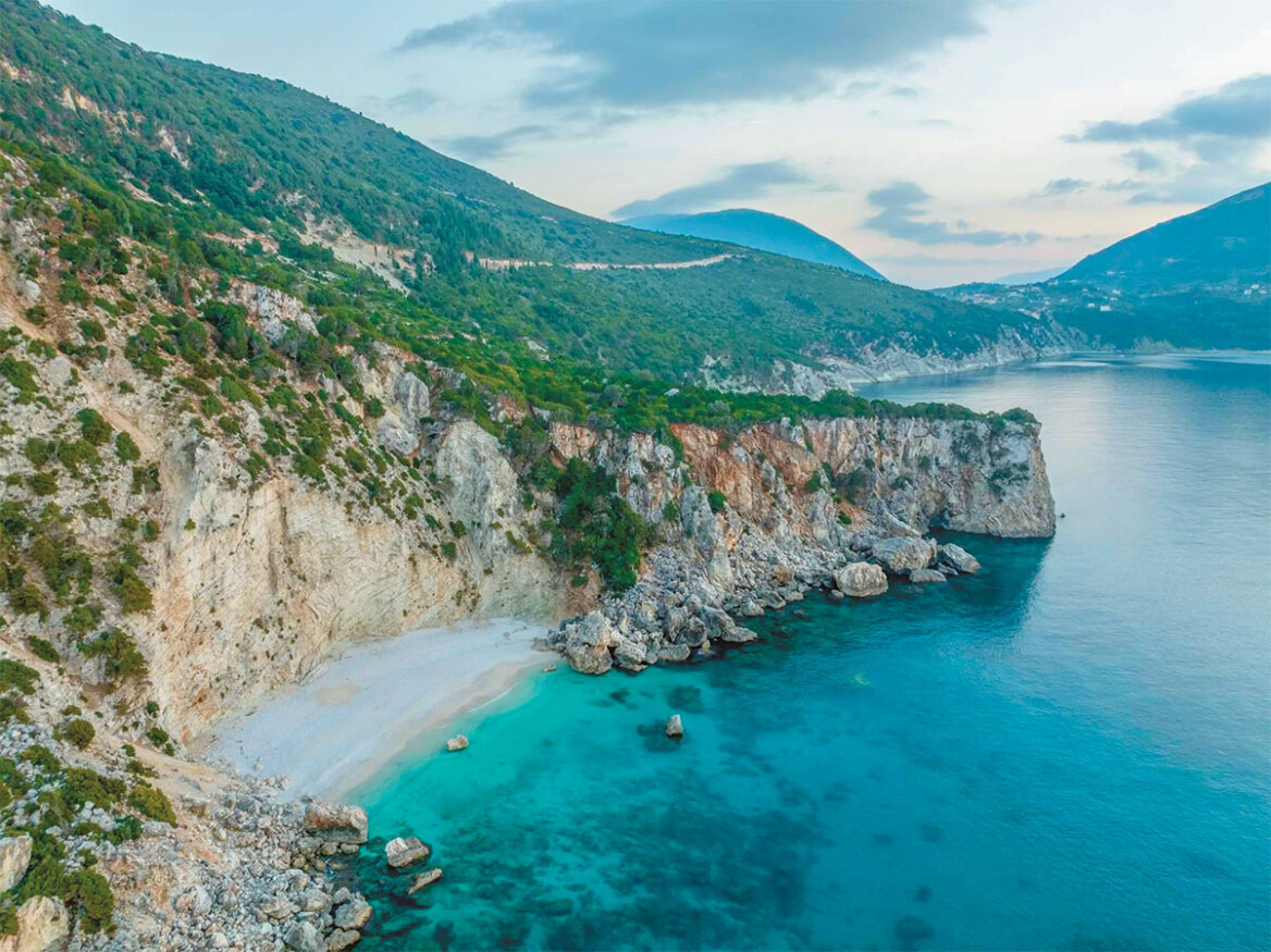 Τα καλύτερα οικόπεδα που πωλούνται τώρα - Από το Σούνιο και τη Μήλο μέχρι τη Σαντορίνη και το Πόρτο Χέλι