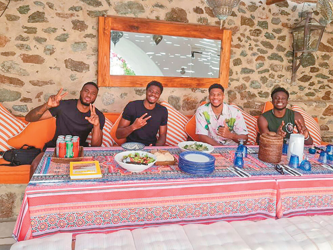 Γιάννης Αντετοκούνμπο: Γάμος ινκόγκνιτο με top celebrities στο Costa Navarino