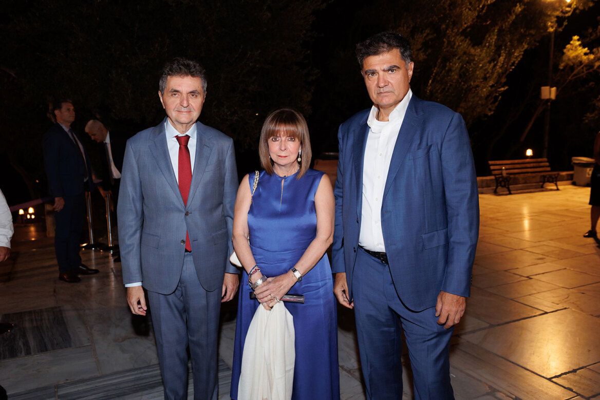 Ήταν όλοι εκεί για τη Μαριάννα Βαρδινογιάννη: Δείτε φωτογραφίες από τη συγκινητική εκδήλωση ένα χρόνο μετά τον θάνατό της