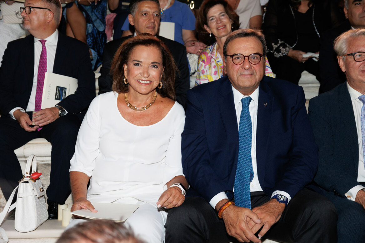 Ήταν όλοι εκεί για τη Μαριάννα Βαρδινογιάννη: Δείτε φωτογραφίες από τη συγκινητική εκδήλωση ένα χρόνο μετά τον θάνατό της