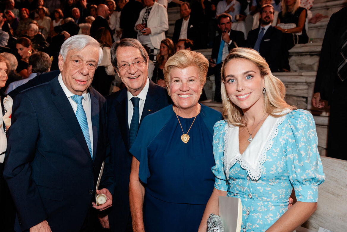 Ήταν όλοι εκεί για τη Μαριάννα Βαρδινογιάννη: Δείτε φωτογραφίες από τη συγκινητική εκδήλωση ένα χρόνο μετά τον θάνατό της