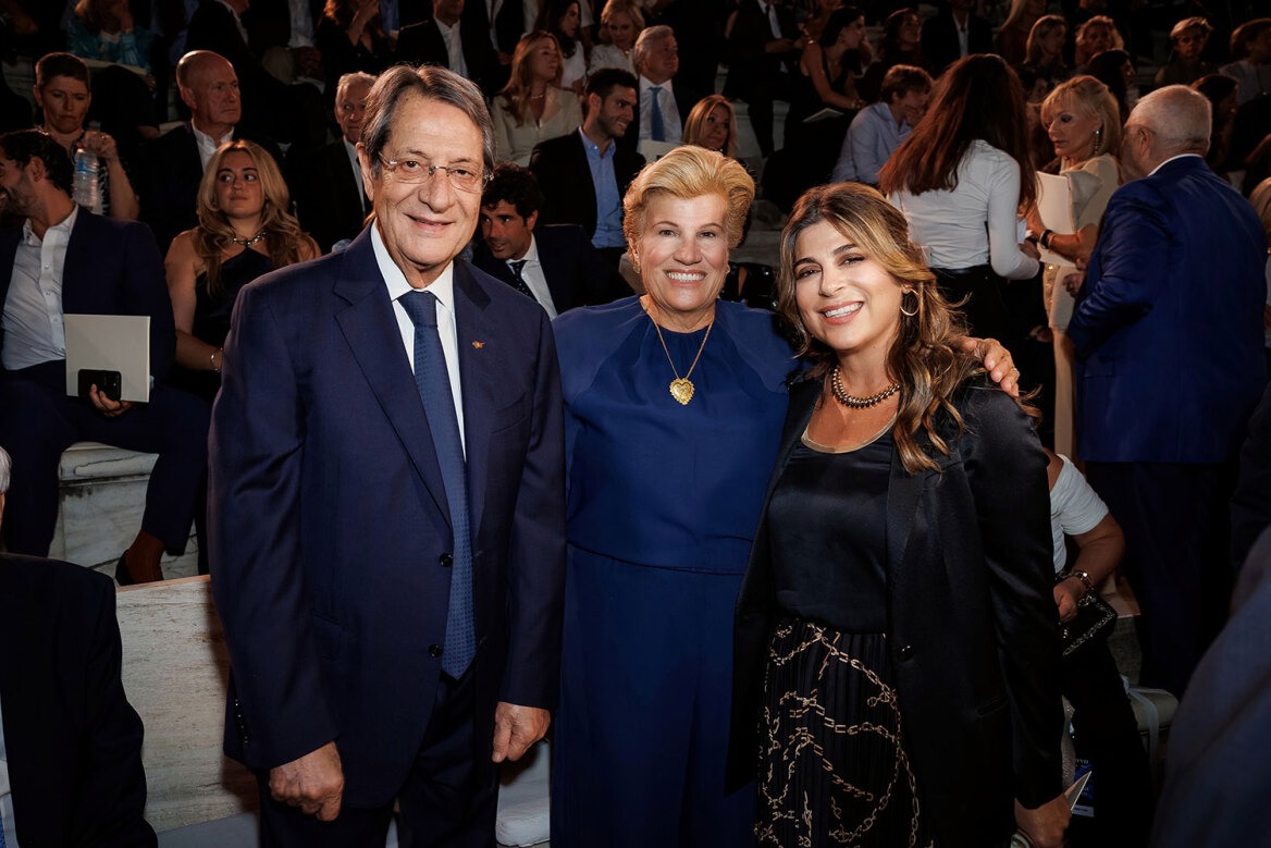 Ήταν όλοι εκεί για τη Μαριάννα Βαρδινογιάννη: Δείτε φωτογραφίες από τη συγκινητική εκδήλωση ένα χρόνο μετά τον θάνατό της