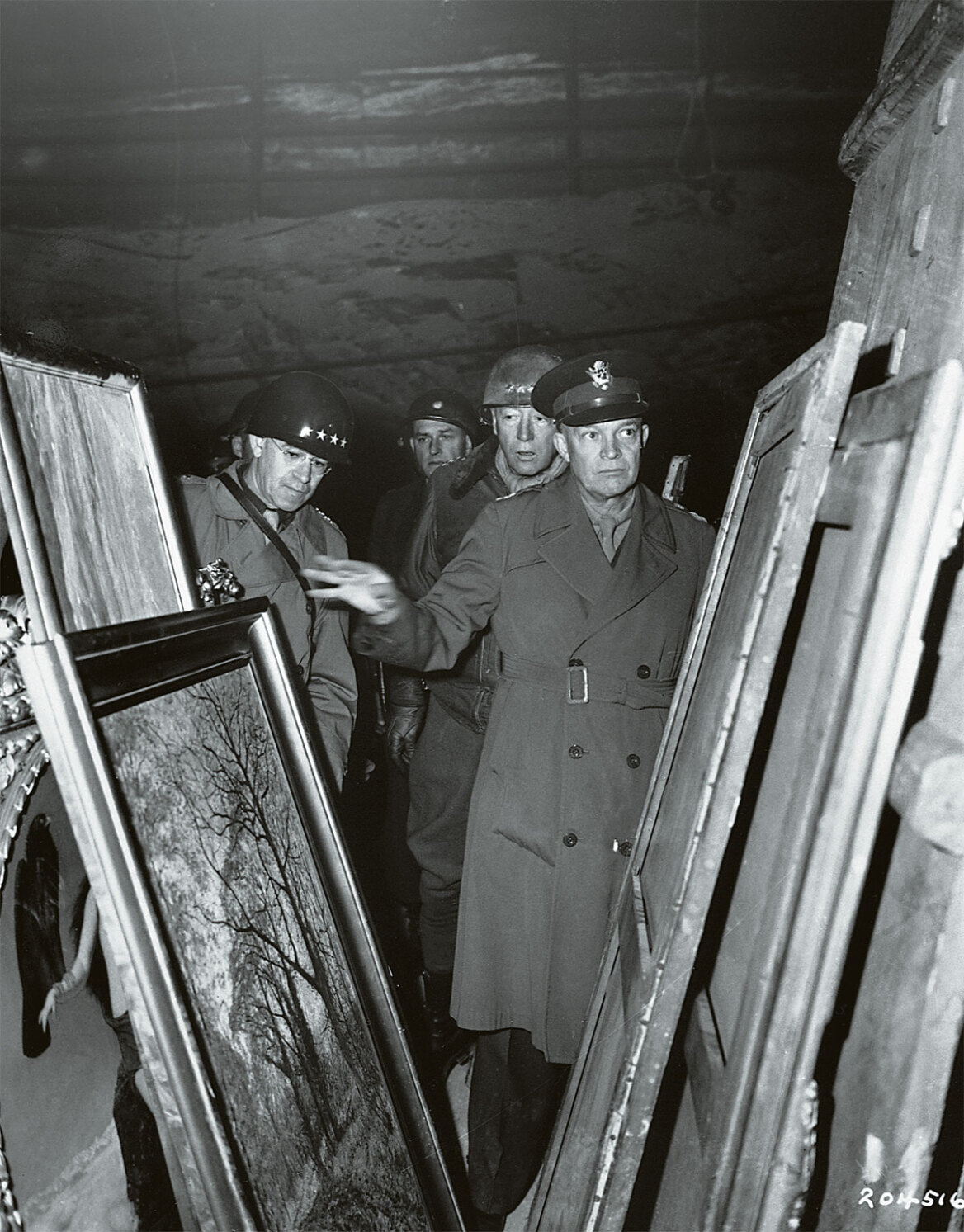 Οι θησαυροί των ναζί που ακόμη αγνοούνται: Η τράτα στη Φοινικούντα, τα κιβώτια της «Αλεπούς της Ερήμου» και το τρένο με τους 300 τόνους χρυσού