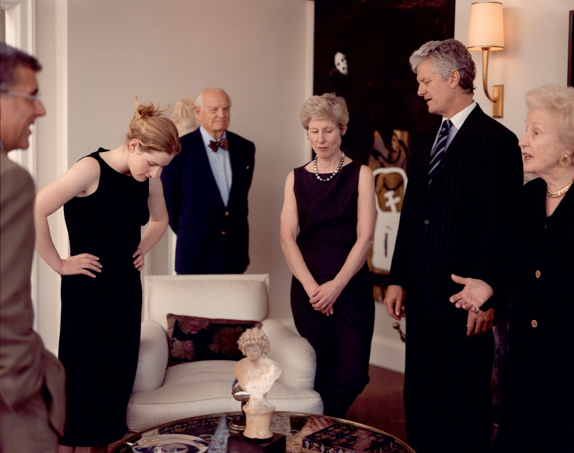 Tina Barney: Οι οικογενειακοί δεσμοί στον φακό της 