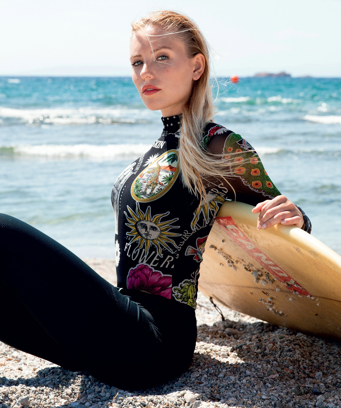 Η Ειρήνη Γιώτη είναι το νέο surf girl της «Παραλίας»