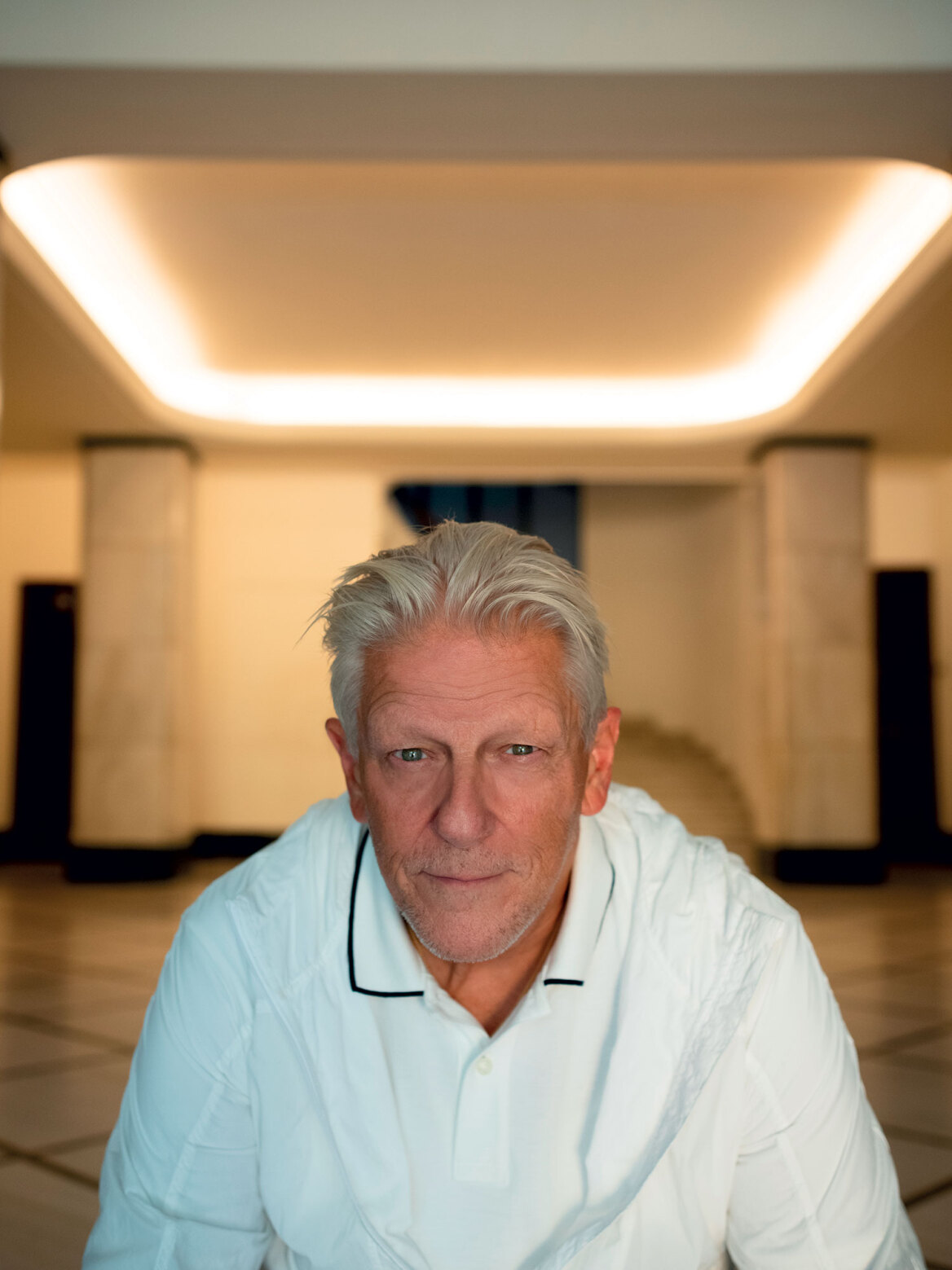 Ο Γιαν Φαμπρ εξηγεί γιατί χρησιμοποιεί το δικό του αίμα στα έργα τέχνης του