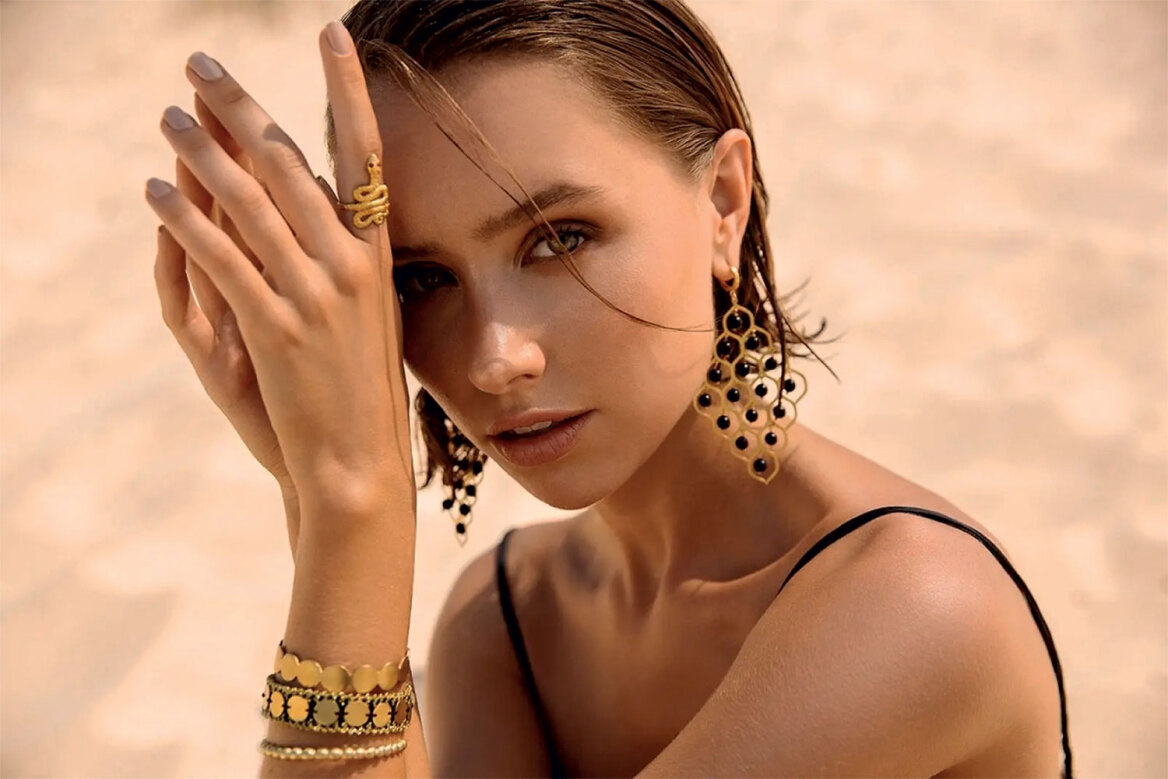 Antonia Karra: To ελληνικό κόσμημα της διεθνούς showbiz