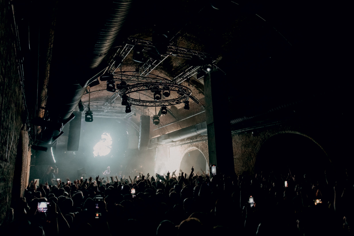 Leena Punks: Από τη Sun και την Daily Mail... αγαπημένη DJ του BBC - Ποια είναι η Ελληνίδα μουσικός παραγωγός που διαπρέπει στο εξωτερικό