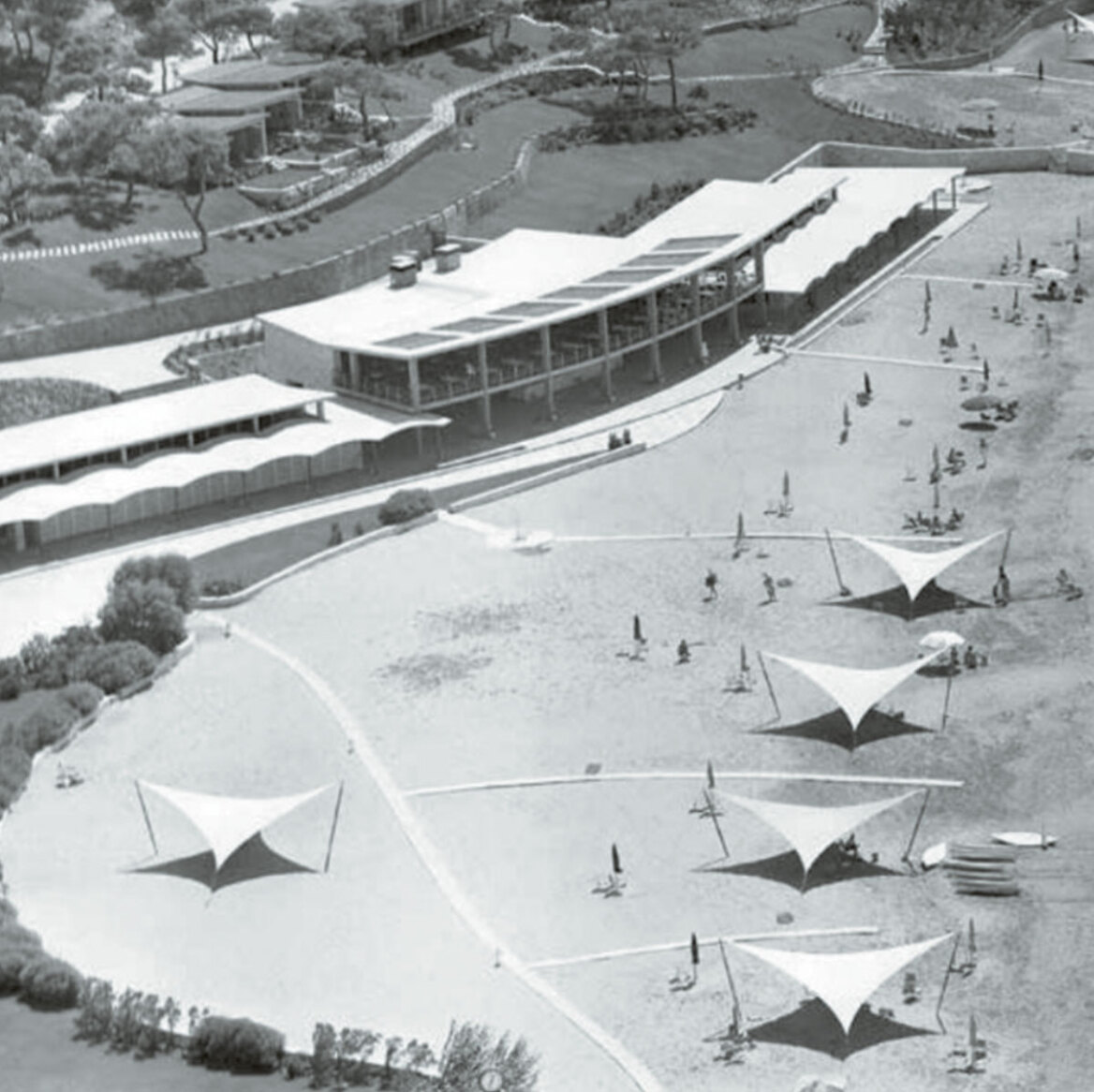 «Αστέρας» Βουλιαγμένης: Το μονάκριβο φιλέτο της Μεσογείου και η ιστορία του