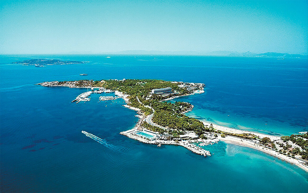 «Αστέρας» Βουλιαγμένης: Το μονάκριβο φιλέτο της Μεσογείου και η ιστορία του