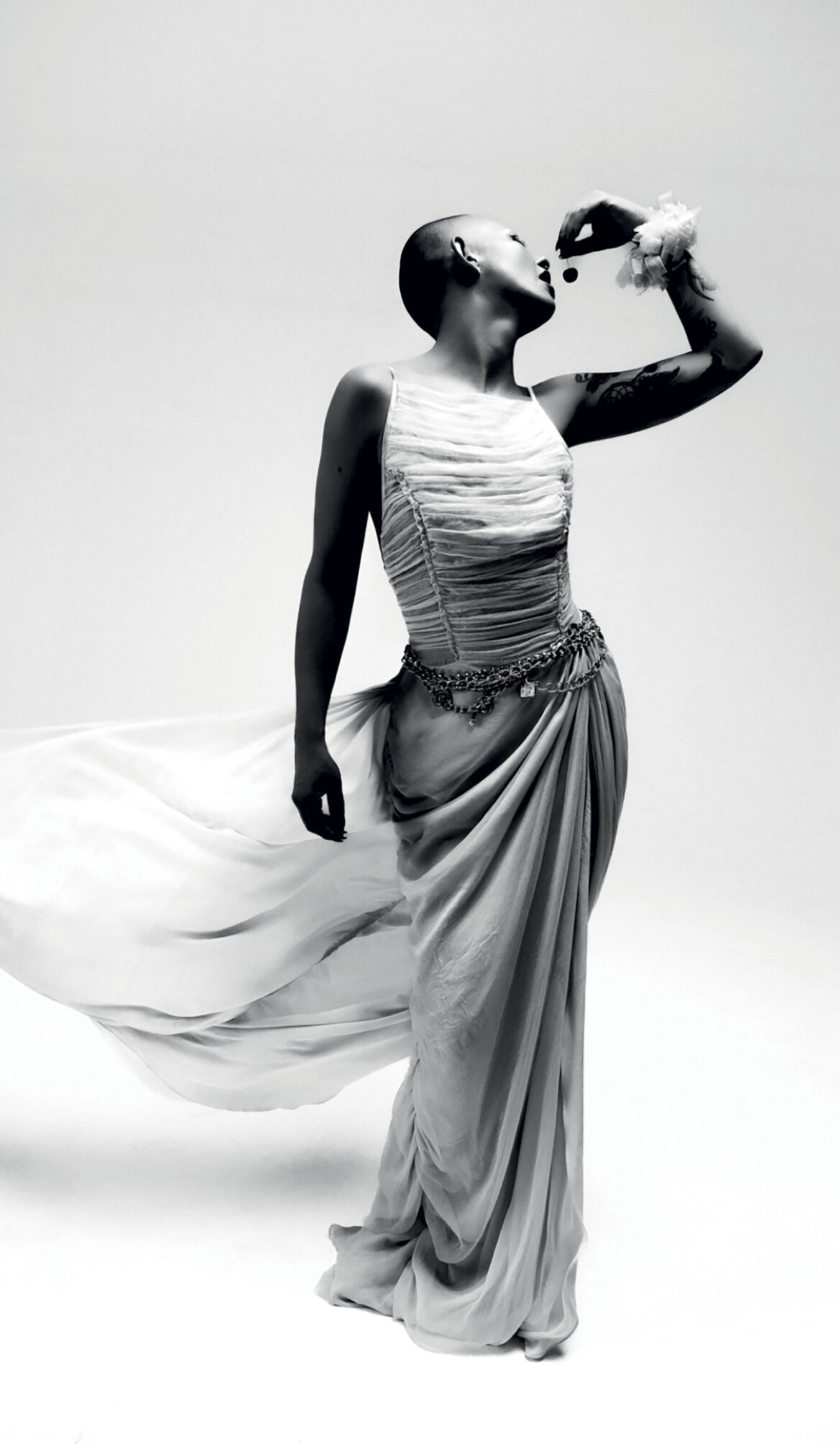 Sharon Kovacs: H ιέρεια της dark pop στην Ελλάδα