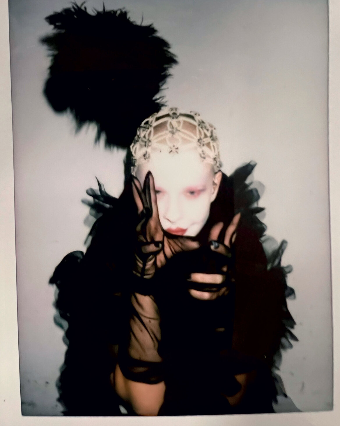 Sharon Kovacs: H ιέρεια της dark pop στην Ελλάδα