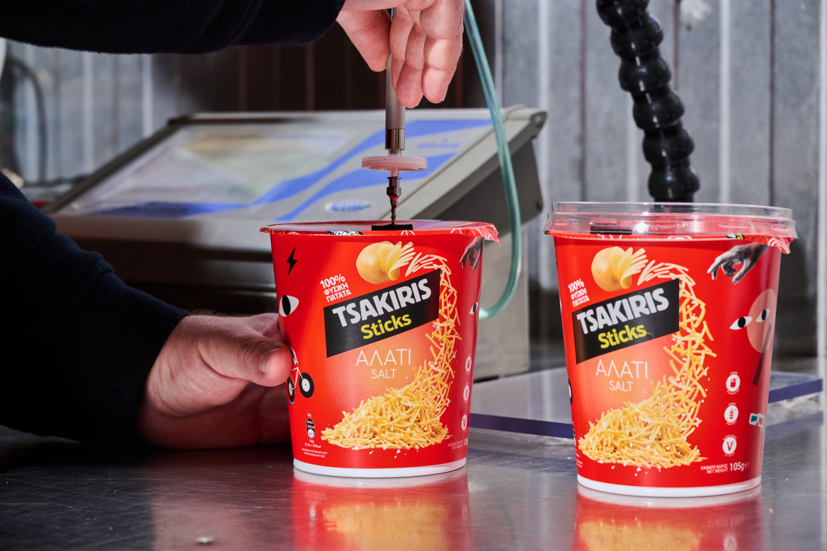 Tsakiris Chips: Τα πατατάκια που έχουν κερδίσει μια θέση στην καρδιά μας εδώ και 70 χρόνια