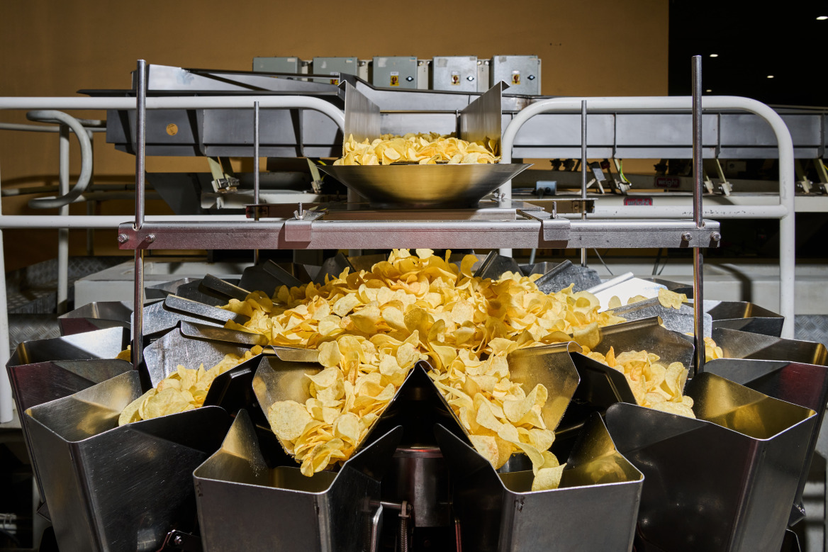 Tsakiris Chips: Τα πατατάκια που έχουν κερδίσει μια θέση στην καρδιά μας εδώ και 70 χρόνια