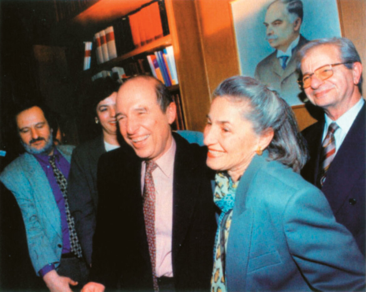 Κώστας Σημίτης: 13+1  άγνωστες ιστορίες  από το μπλοκάκι