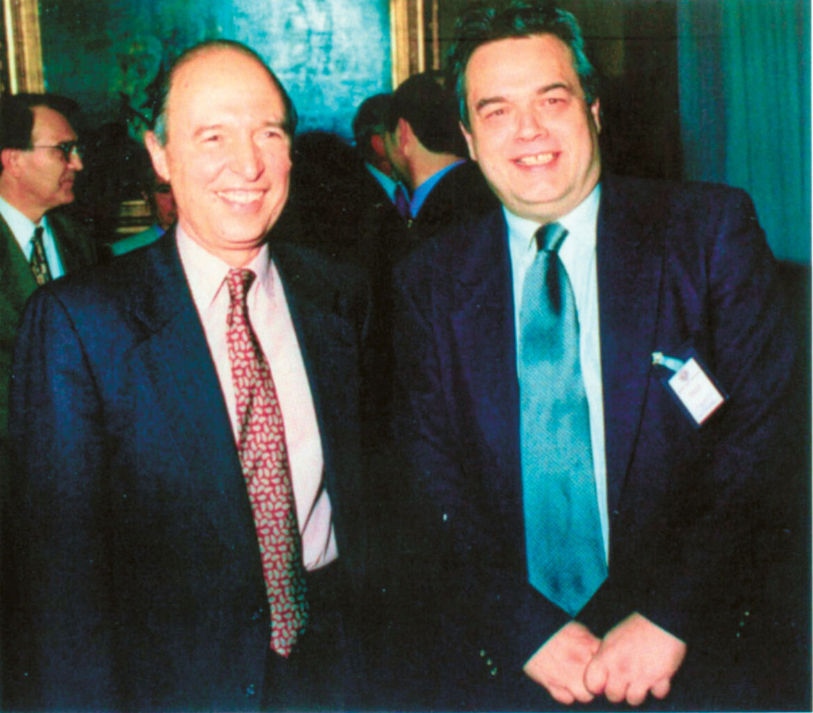 Κώστας Σημίτης: 13+1  άγνωστες ιστορίες  από το μπλοκάκι