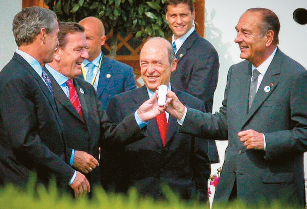 Κώστας Σημίτης: 13+1  άγνωστες ιστορίες  από το μπλοκάκι