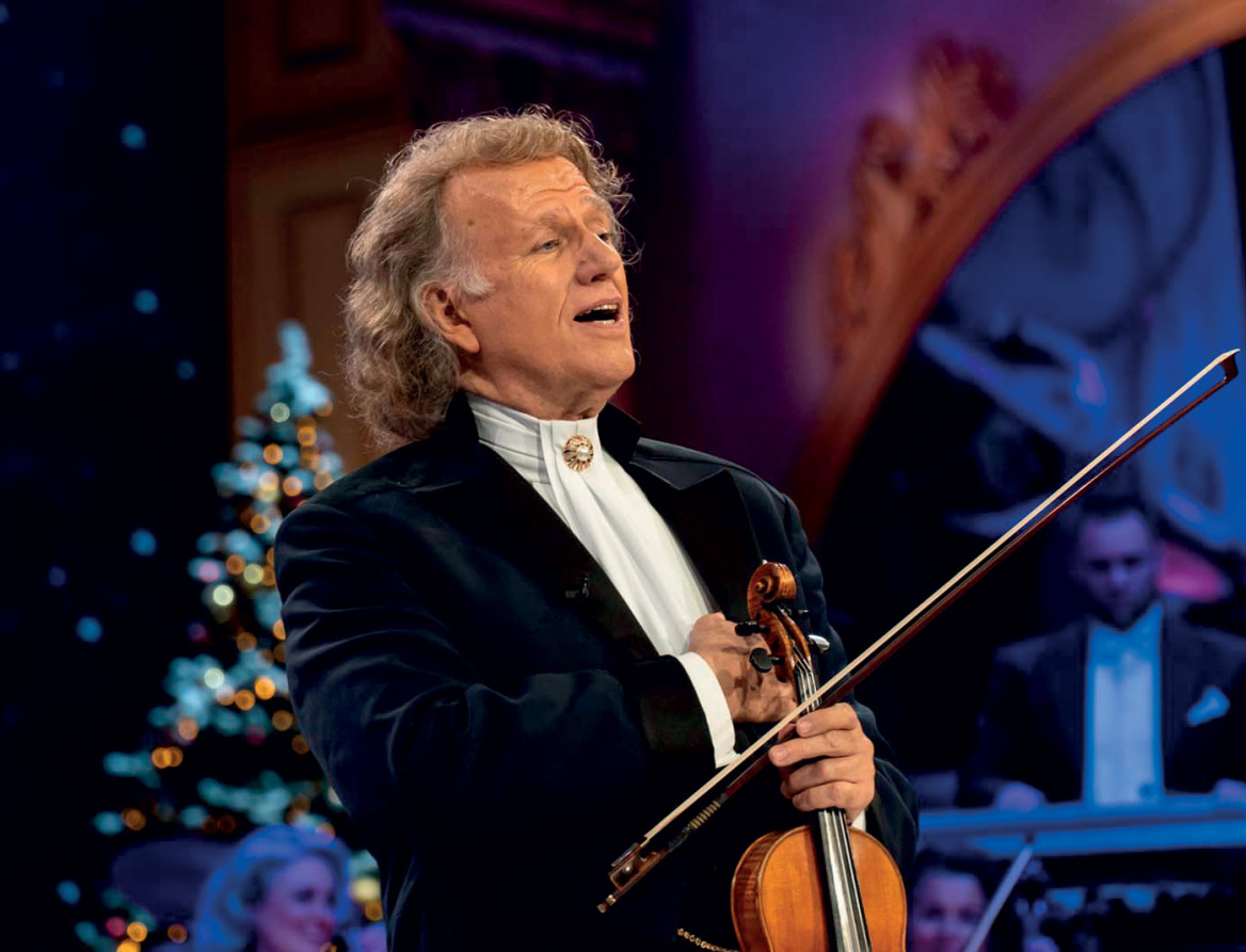 Ο διάσημος βιολιστής Αντρέ Ριέ μας ξεναγεί στο κάστρο του  