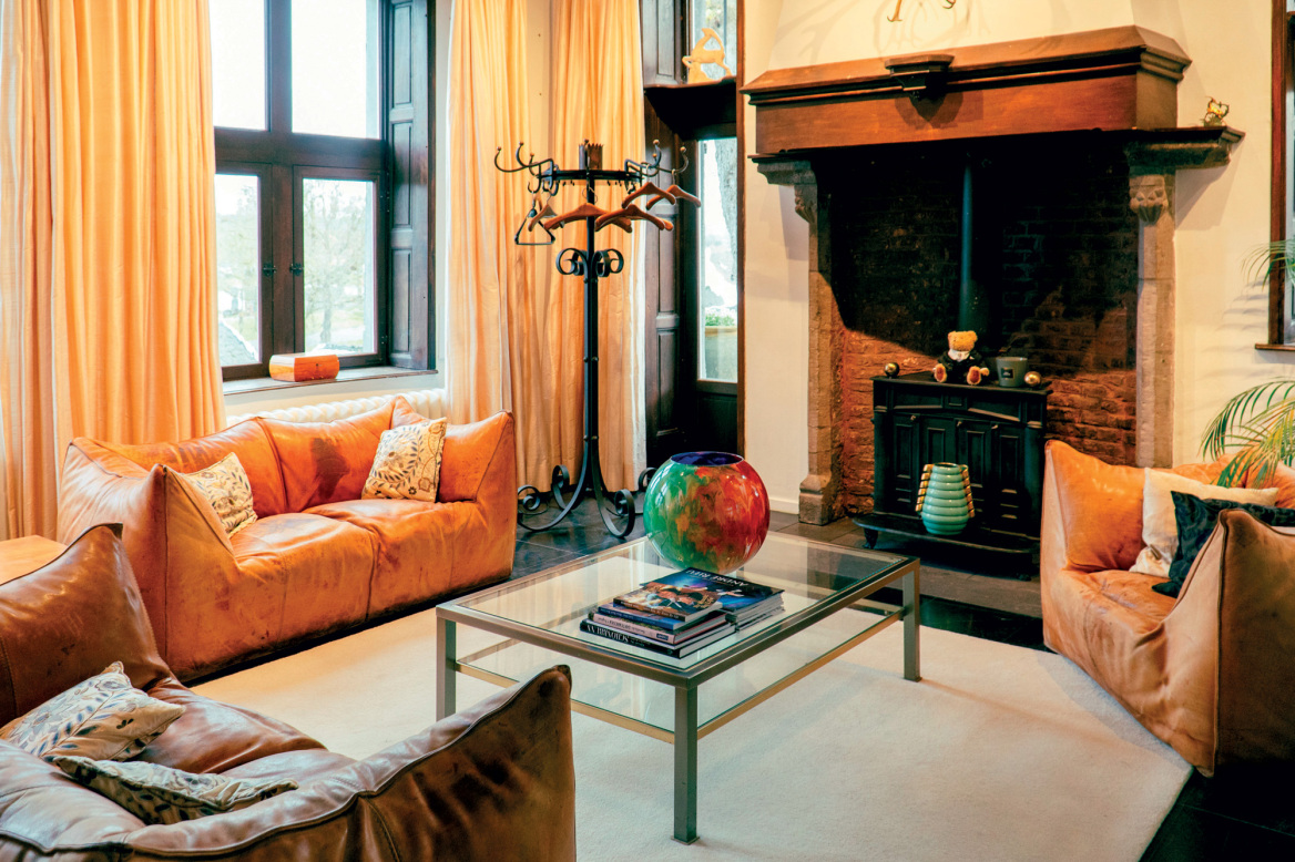 Ο διάσημος βιολιστής Αντρέ Ριέ μας ξεναγεί στο κάστρο του  