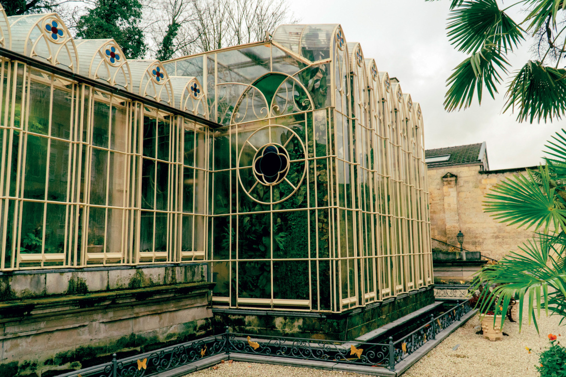 Ο διάσημος βιολιστής Αντρέ Ριέ μας ξεναγεί στο κάστρο του  