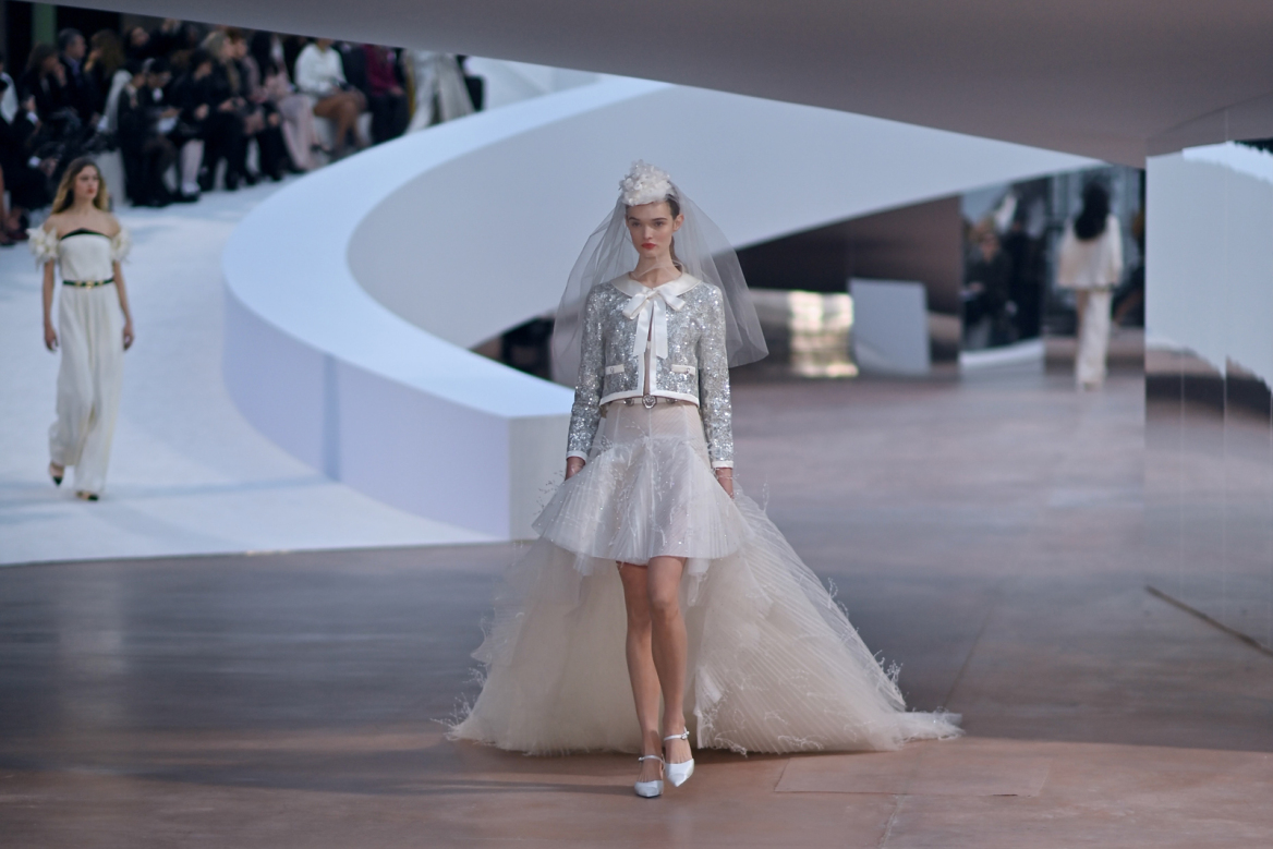 Paris Haute Couture Week: Το παλιό είναι το νέο καινούριο 