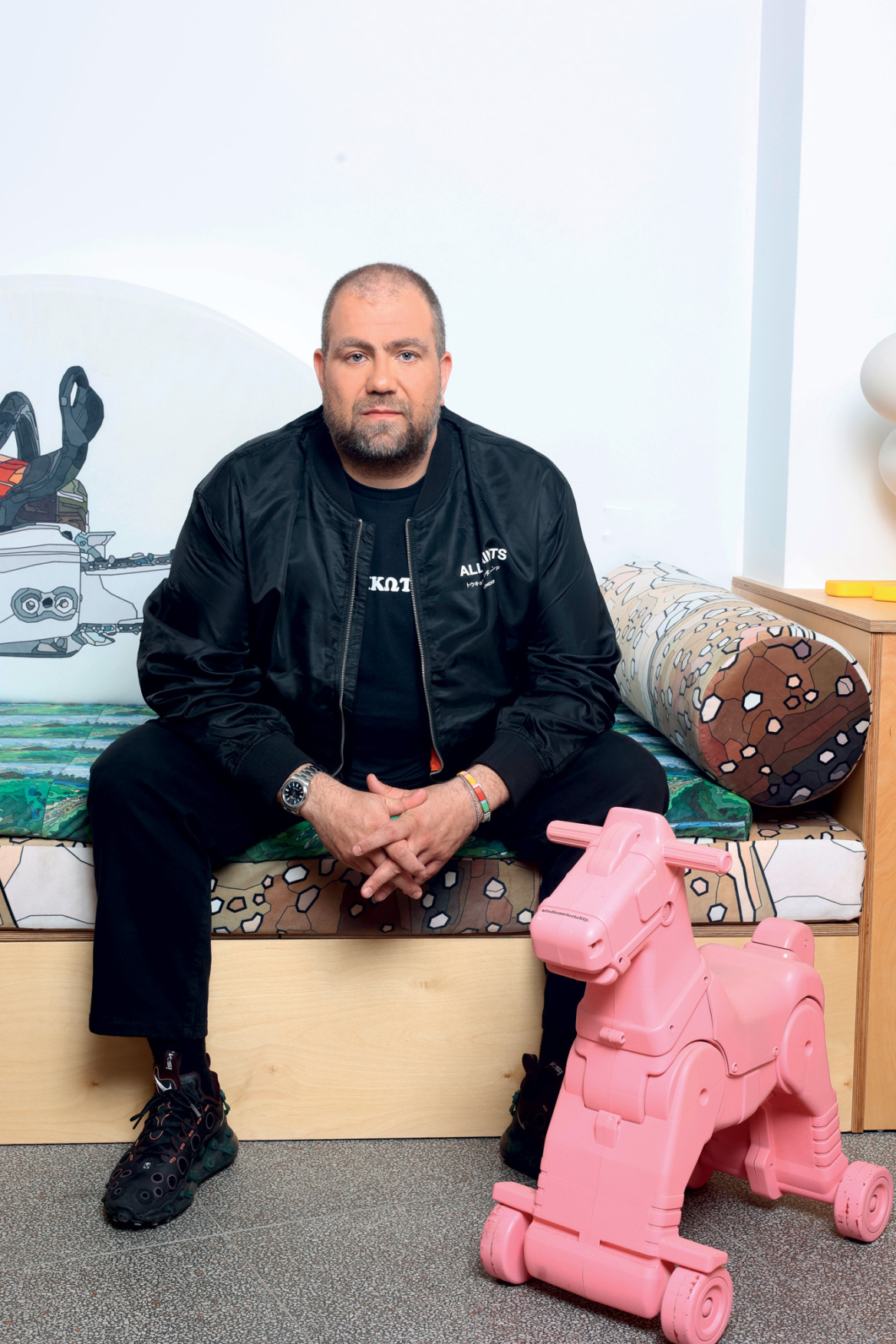 Μίλτος Κοντογιάννης: Χρωματιστή pop για την ελίτ του design