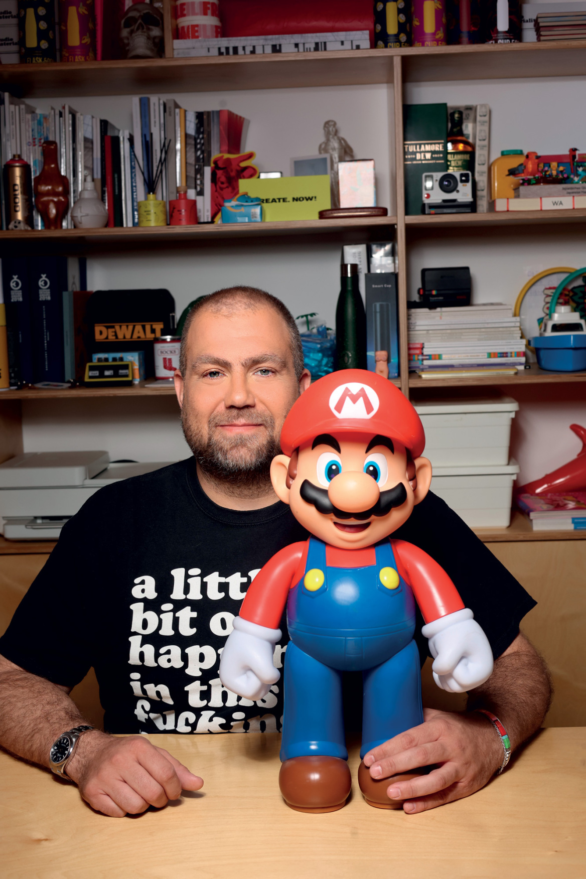 Μίλτος Κοντογιάννης: Χρωματιστή pop για την ελίτ του design