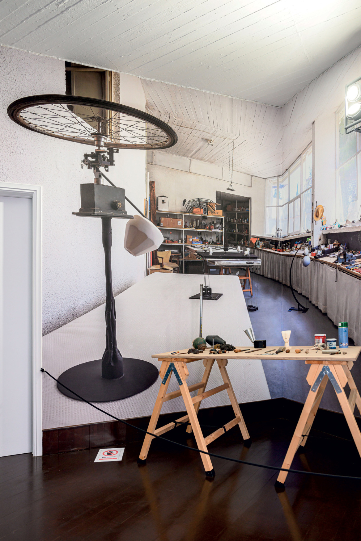 100 χρόνια Τakis (1925-2025): Ο γλύπτης που σμίλεψε την επιστήμη 
