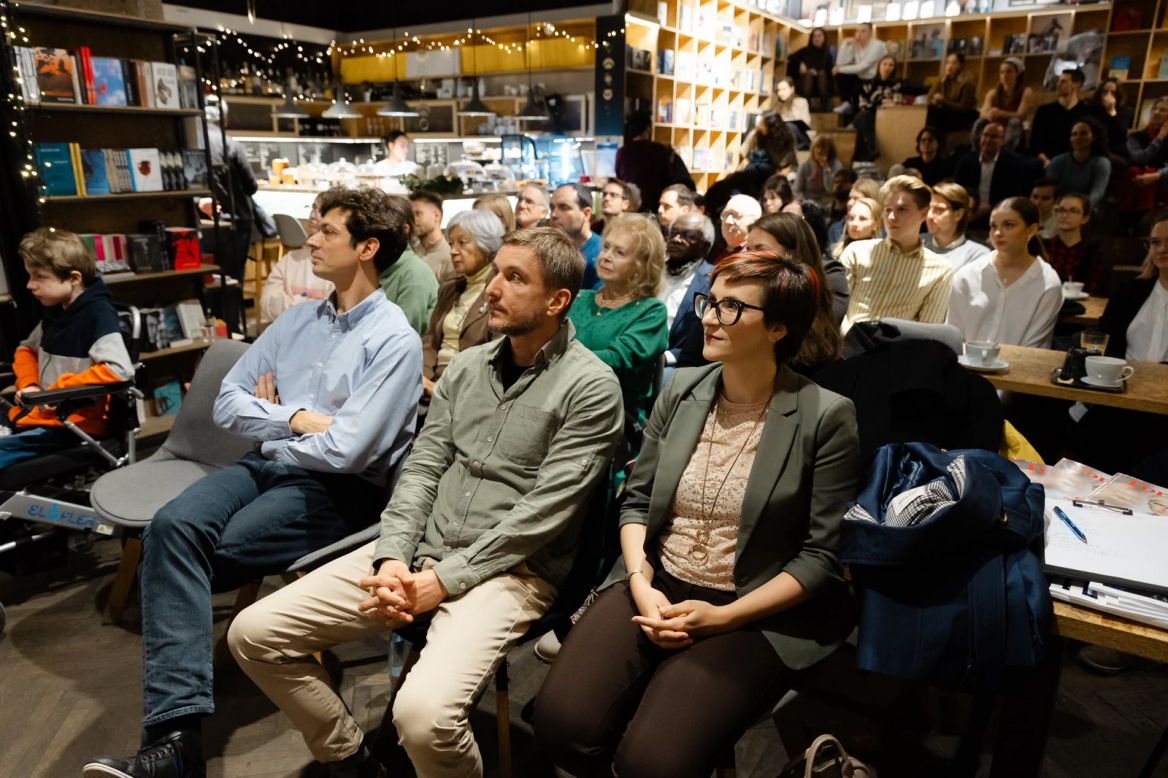 «Καφέ της Επιστήμης»: Η Περιφέρεια Θεσσαλίας κάνει τη γνώση προσιτή σε όλους για ένα πιο βιώσιμο μέλλον