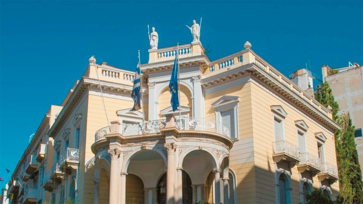 Ερνέστος Τσίλλερ: Η ιστορία του κορυφαίου Γερμανού αρχιτέκτονα που έχτισε αριστουργήματα στην Ελλάδα – Μεταξύ αυτών και το Δημοτικό Θέατρο “Απόλλων” στην Πάτρα – ΦΩΤΟ Ερνέστος Τσίλλερ: Ο αρχιτέκτονας που έχτισε την Αθήνα αλλά έχασε το σπίτι του σε πλειστηριασμό