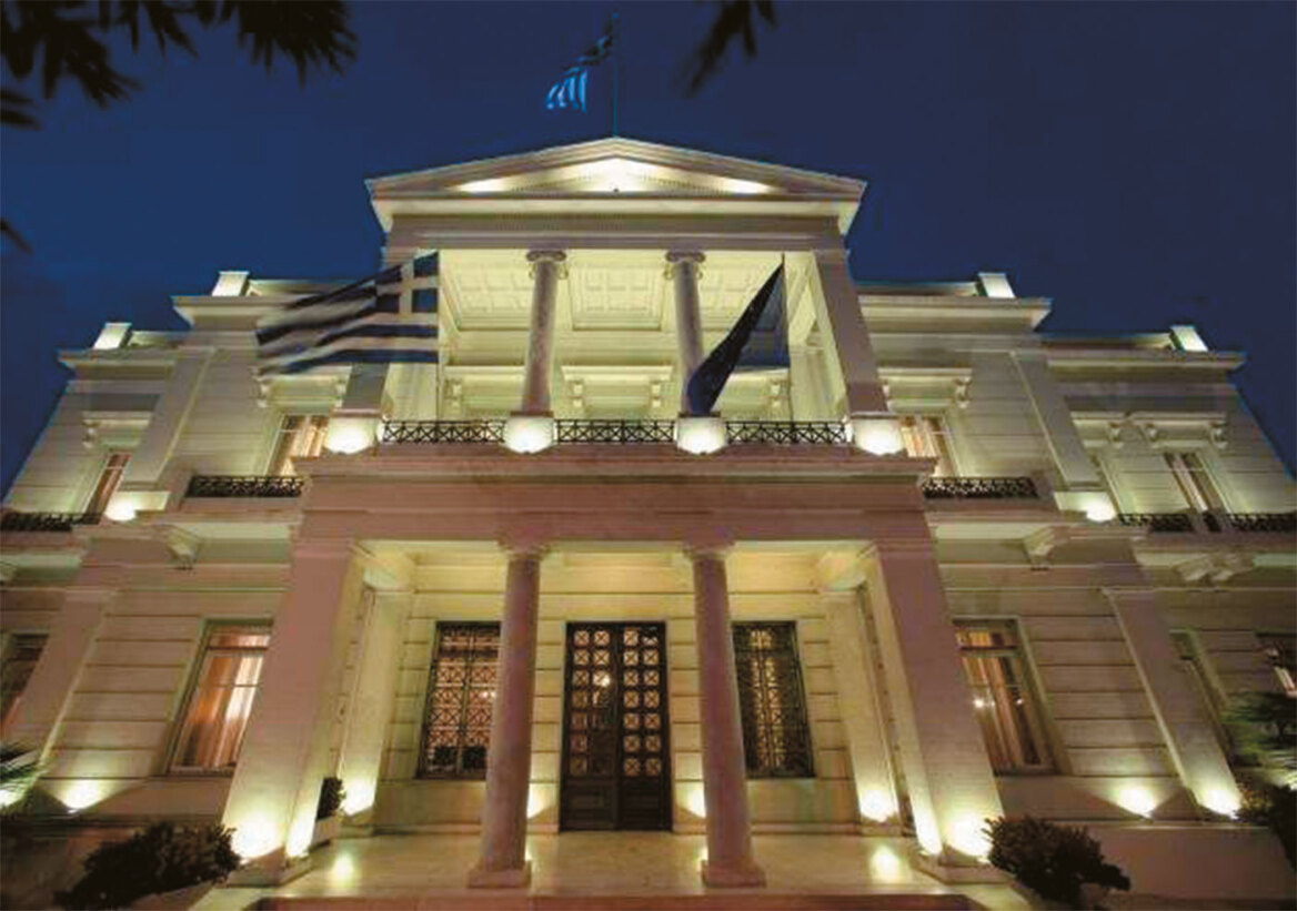 Ερνέστος Τσίλλερ: Η ιστορία του κορυφαίου Γερμανού αρχιτέκτονα που έχτισε αριστουργήματα στην Ελλάδα – Μεταξύ αυτών και το Δημοτικό Θέατρο “Απόλλων” στην Πάτρα – ΦΩΤΟ Ερνέστος Τσίλλερ: Ο αρχιτέκτονας που έχτισε την Αθήνα αλλά έχασε το σπίτι του σε πλειστηριασμό