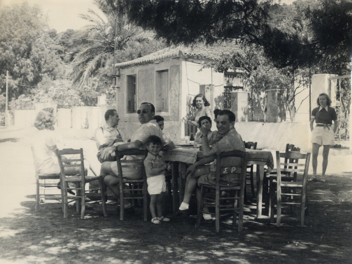 Νίκος Α. Βερνίκος: Ένας bon vivant παλαιάς κοπής μοιράζεται στιγμές της συναρπαστικής ζωής του