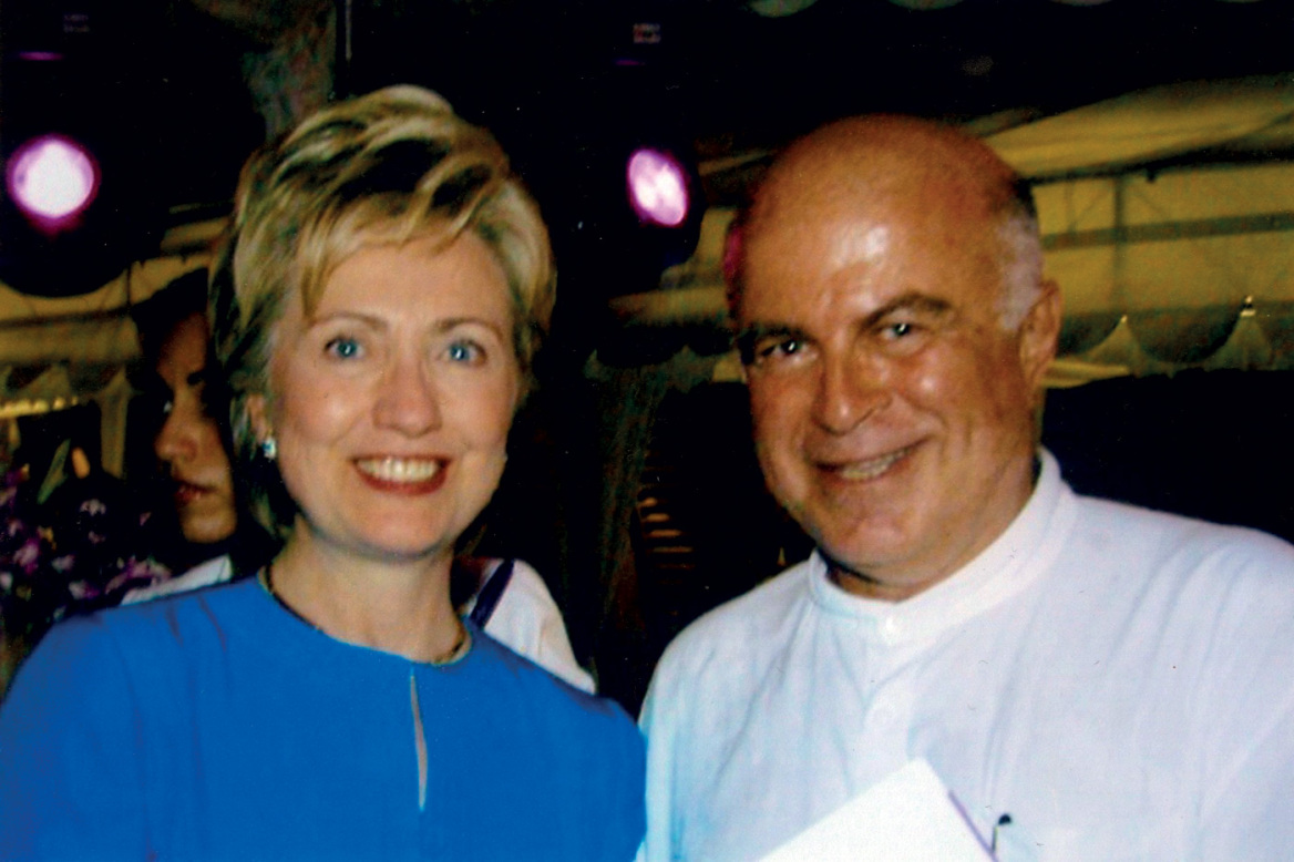 Νίκος Α. Βερνίκος: Ένας bon vivant παλαιάς κοπής μοιράζεται στιγμές της συναρπαστικής ζωής του