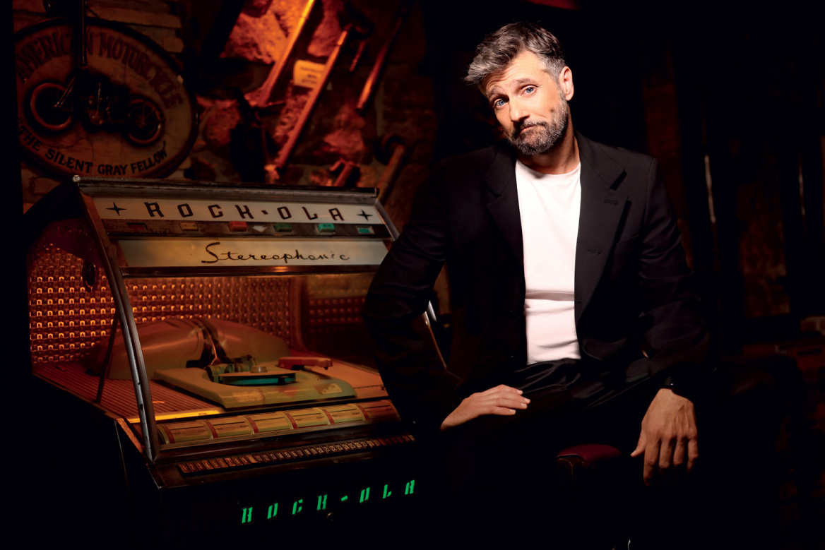 Δημήτρης Μπάρμπας: Ποιος φοβάται τον Mr. music.gr;