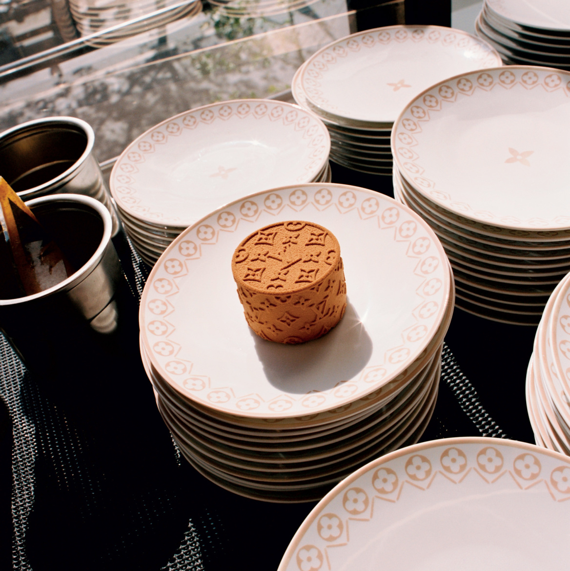 «The Louis»: Το νέο θαύμα της Louis Vuitton βρίσκεται στη Σαγκάη και είναι ένα... υπερωκεάνιο