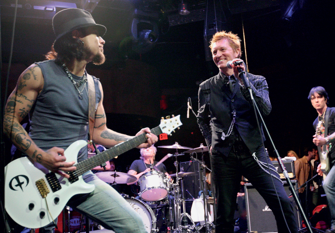 Keanan Duffty, ο σχεδιαστής που συνεργάστηκε με θρύλους της μουσικής σκηνής