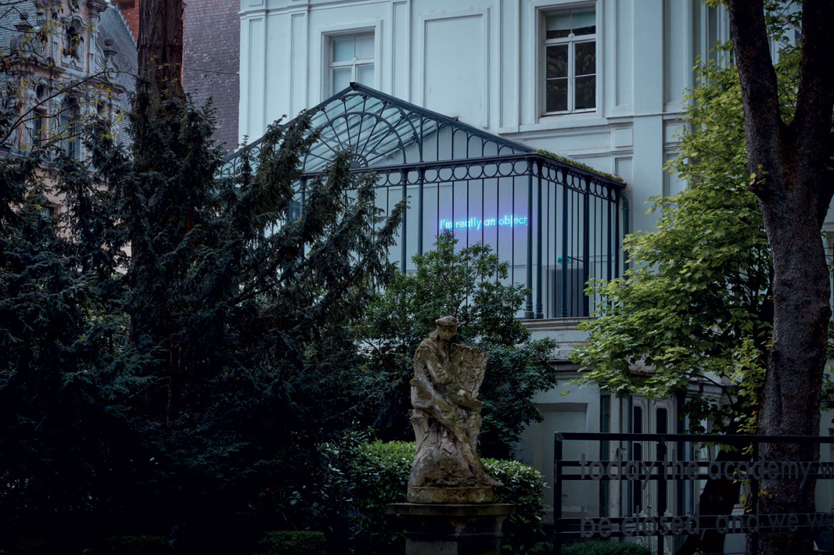 Γιώργος Μαραζιώτης: Το Μπλε Φεγγάρι και οι ιστορίες ανθρώπων και γλυπτών