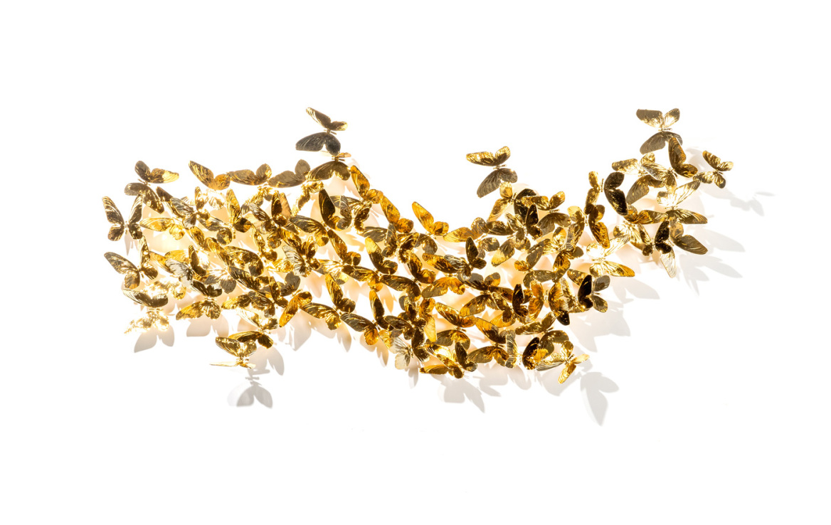 Roman Feral: Οι πεταλούδες που λάτρεψε η Chanel 