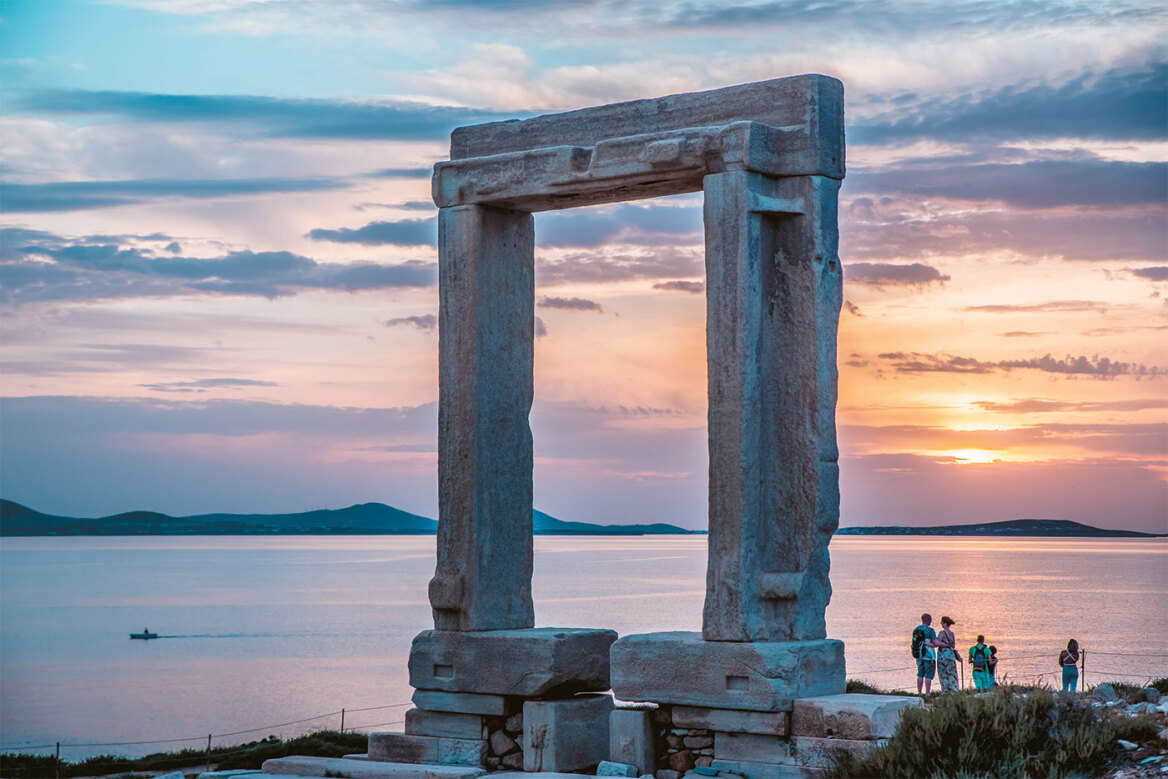 Η επιβλητική Πορτάρα της Νάξου: Το μυστήριο γύρω από το μνημείο που μετράει 26 αιώνες