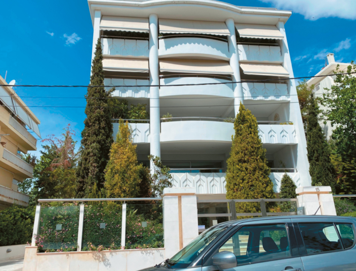 Πλειστηριασμοί: Παλιά και νέα ονόματα στη λίστα με τους επώνυμους που χάνουν περιουσίες